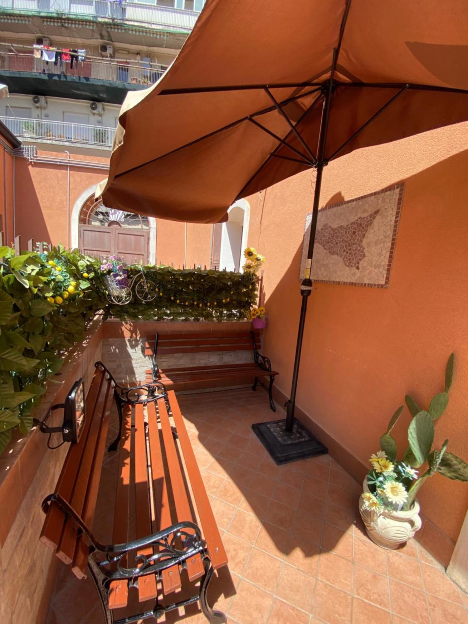 Home Pino Center~600 Mt Duomo Ct Catania Exterior photo